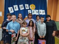 Общее фото семей